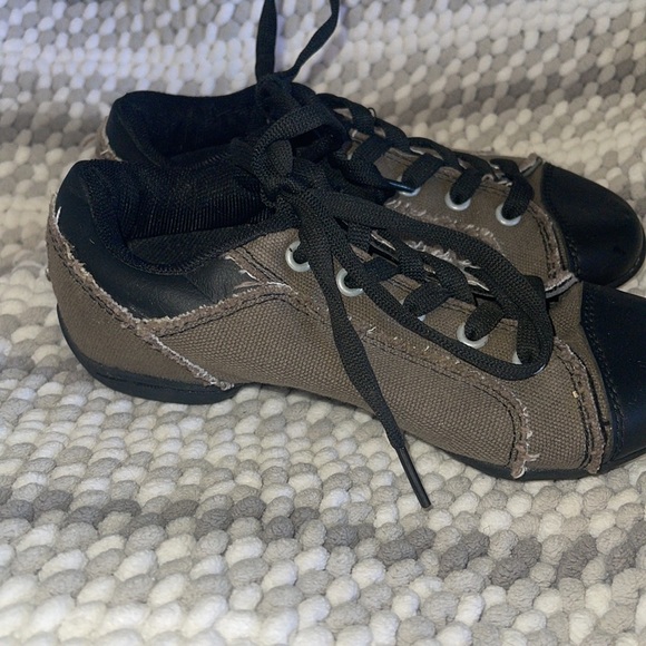 Revolution 3/20$ dance shoes size 2.5 🍭 - Picture 3 of 4